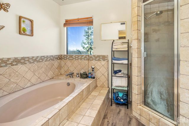 5800 Sky Ranch Avenue, Bakersfield, CA 93306