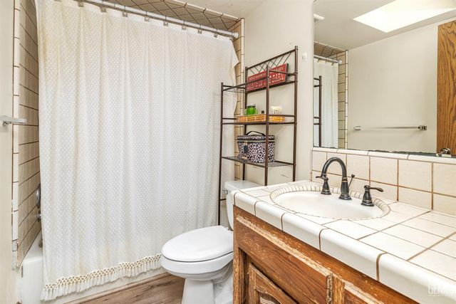 5800 Sky Ranch Avenue, Bakersfield, CA 93306