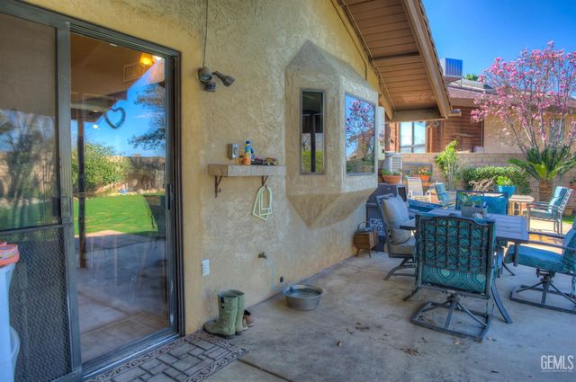 5800 Sky Ranch Avenue, Bakersfield, CA 93306