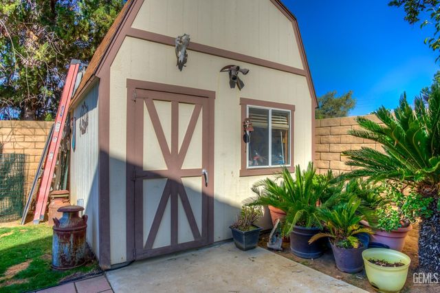 5800 Sky Ranch Avenue, Bakersfield, CA 93306