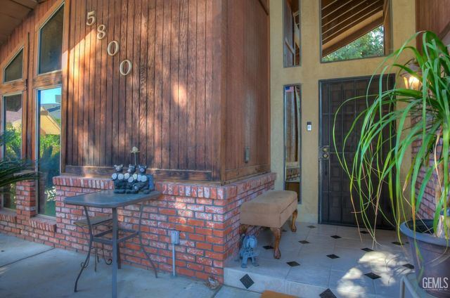 5800 Sky Ranch Avenue, Bakersfield, CA 93306