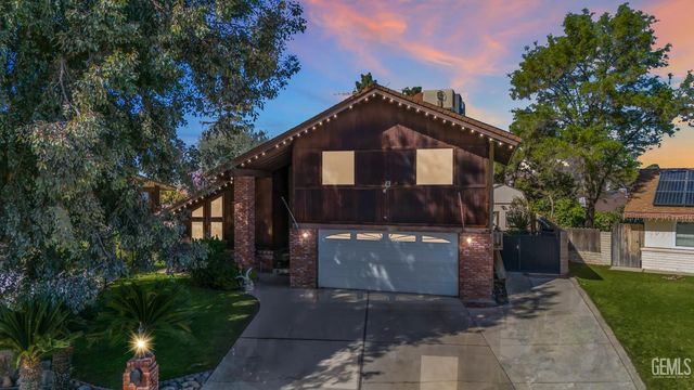 5800 Sky Ranch Avenue, Bakersfield, CA 93306