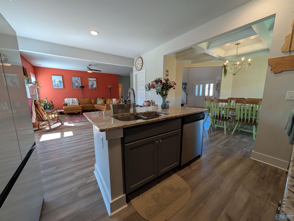 4213 Textile Lane SW, Huntsville, AL 35805