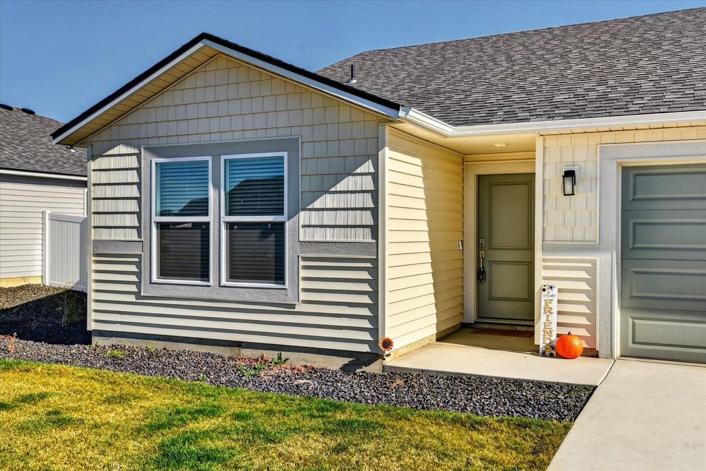221 S Winesap Ave, Deer Park, WA 99006 photo 2