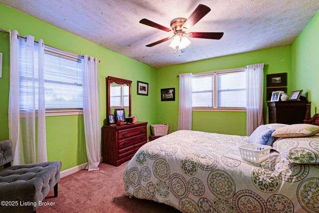 4909 Clarmar Rd, Louisville, KY 40299