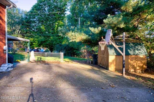 4909 Clarmar Rd, Louisville, KY 40299