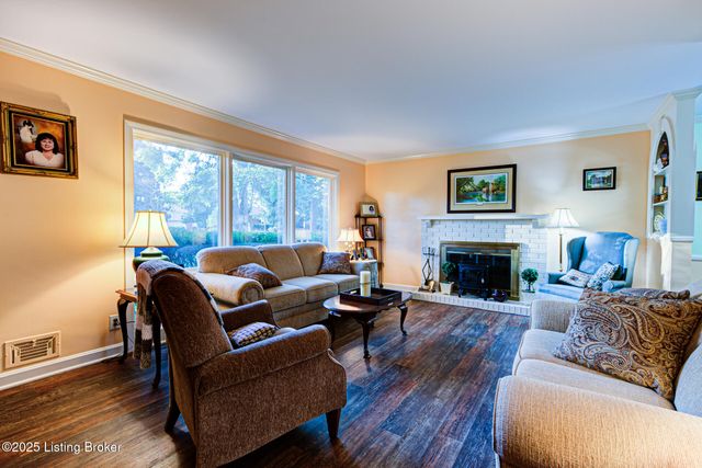 4909 Clarmar Rd, Louisville, KY 40299