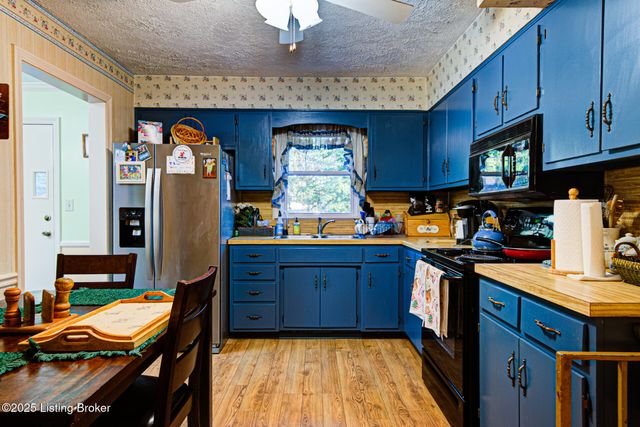 4909 Clarmar Rd, Louisville, KY 40299