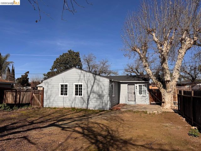 1936 & 1944 Vine Ln, Antioch, CA 94509