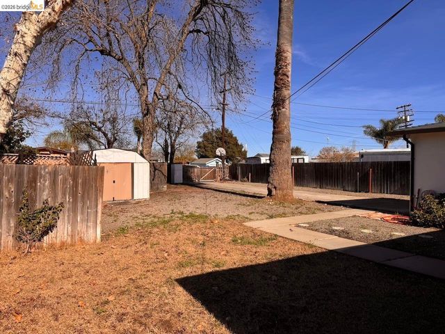 1936 & 1944 Vine Ln, Antioch, CA 94509