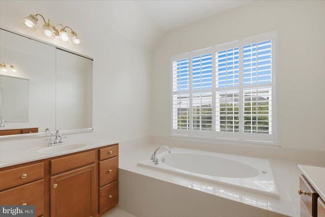 20242 HIDDEN CREEK CT, Ashburn, VA 20147