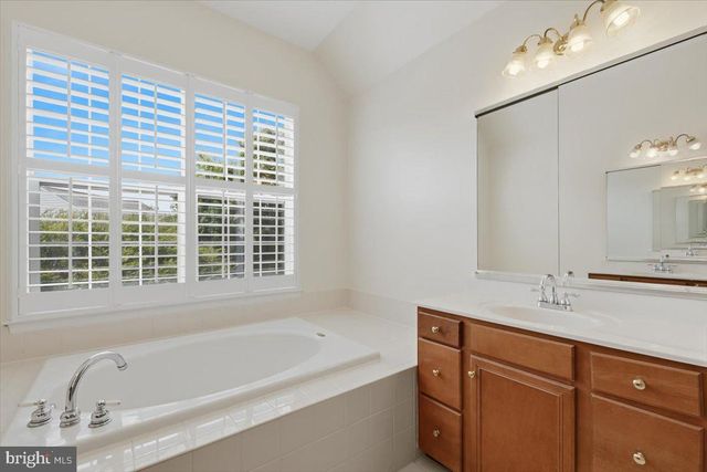 20242 HIDDEN CREEK CT, Ashburn, VA 20147