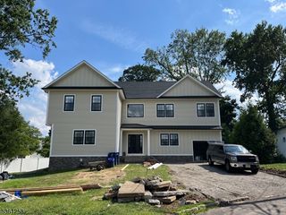 52 Skylark Pl, Clark Twp., NJ 07066