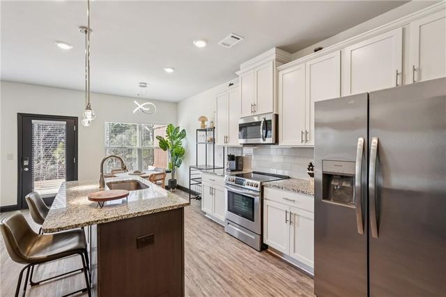 1400 Sugar Glen Court, Lawrenceville, GA 30044