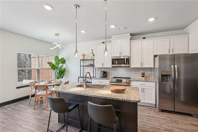 1400 Sugar Glen Court, Lawrenceville, GA 30044