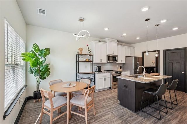 1400 Sugar Glen Court, Lawrenceville, GA 30044