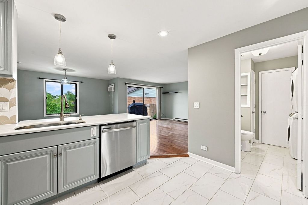 700 N Briar Hill Lane 5, Addison, IL 60101 — photo 5