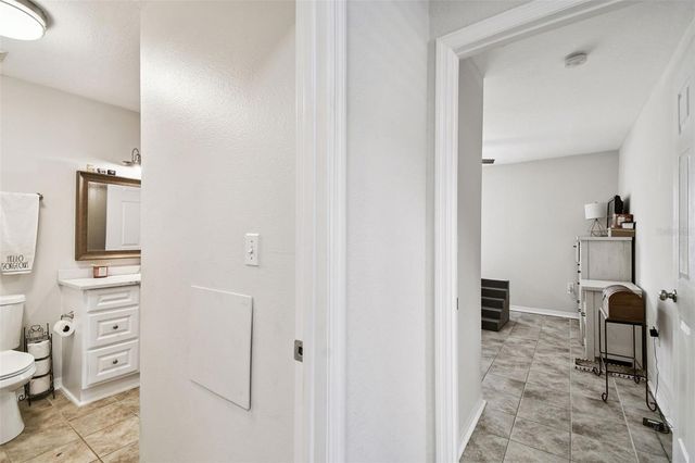 9064 LAKE CHASE ISLAND WAY, Tampa, FL 33626