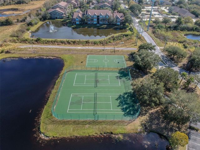 9064 LAKE CHASE ISLAND WAY, Tampa, FL 33626