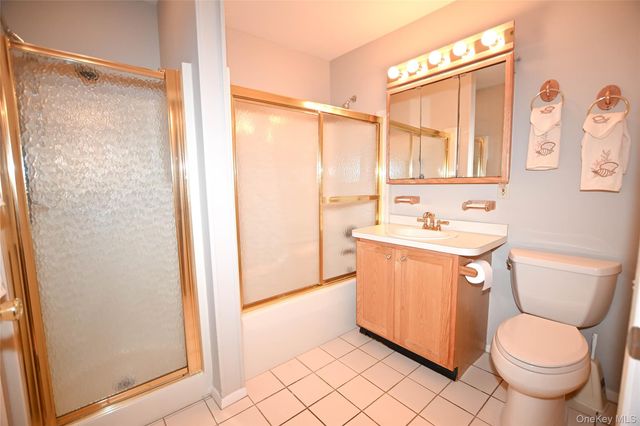 347 Oakwood Avenue, Bayport, NY 11705