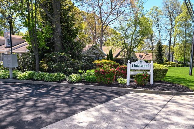 347 Oakwood Avenue, Bayport, NY 11705