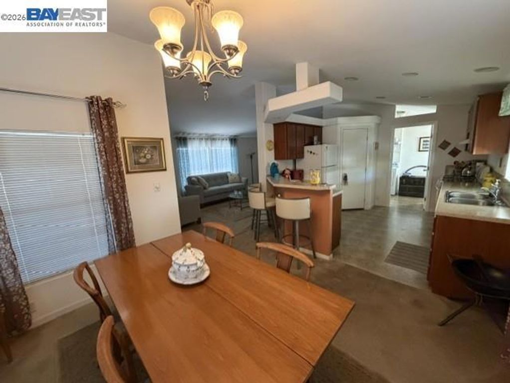 Image 10 of property listing at 29231 Whalebone Way, Hayward, CA 94544