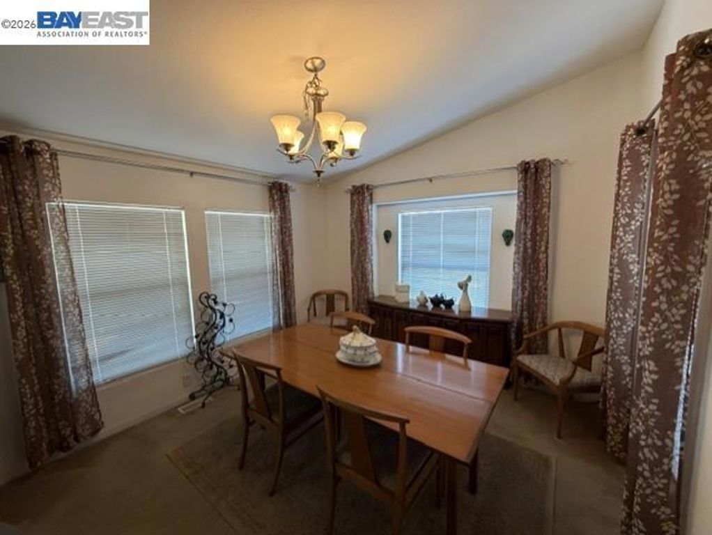 Image 11 of property listing at 29231 Whalebone Way, Hayward, CA 94544