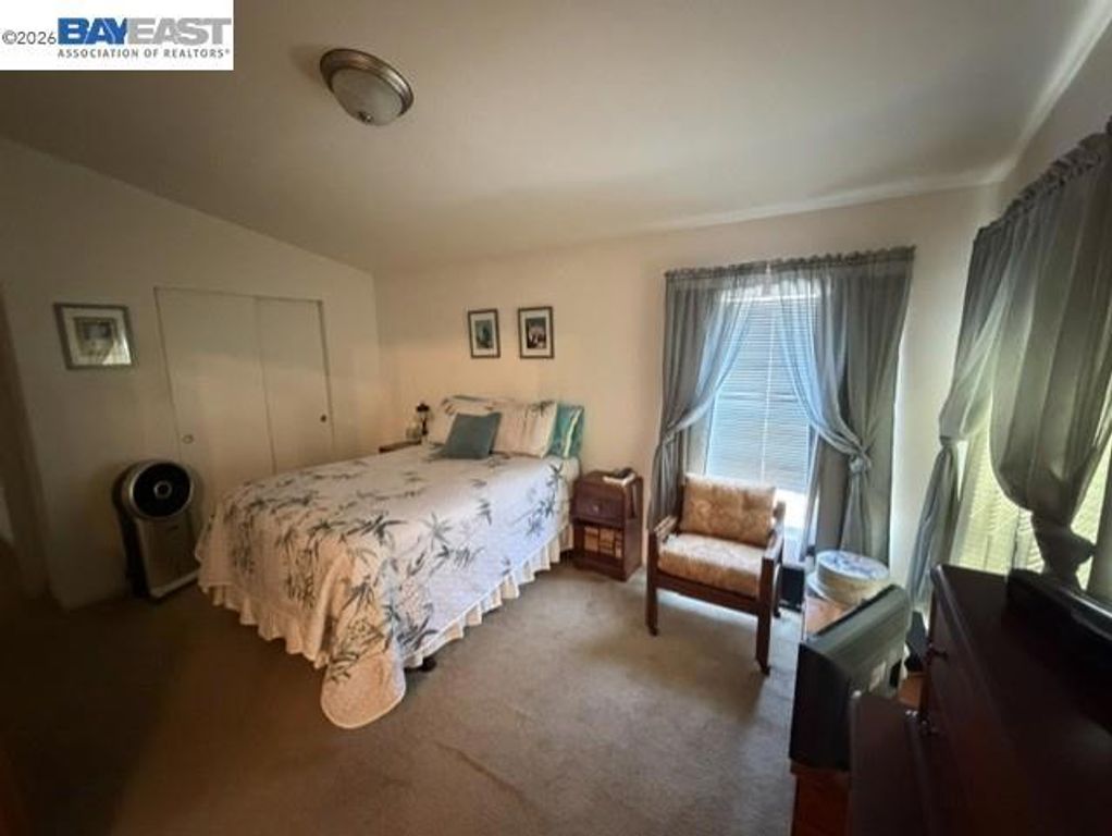Image 16 of property listing at 29231 Whalebone Way, Hayward, CA 94544
