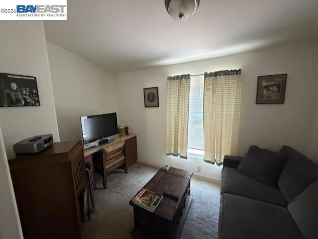 Image 27 of property listing at 29231 Whalebone Way, Hayward, CA 94544