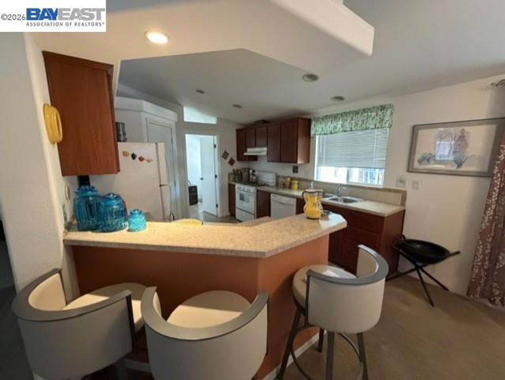 Image 3 of property listing at 29231 Whalebone Way, Hayward, CA 94544