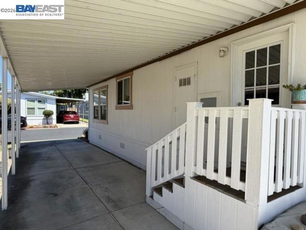 Image 33 of property listing at 29231 Whalebone Way, Hayward, CA 94544