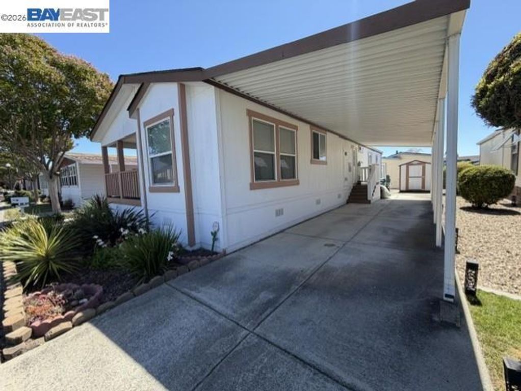 Image 34 of property listing at 29231 Whalebone Way, Hayward, CA 94544