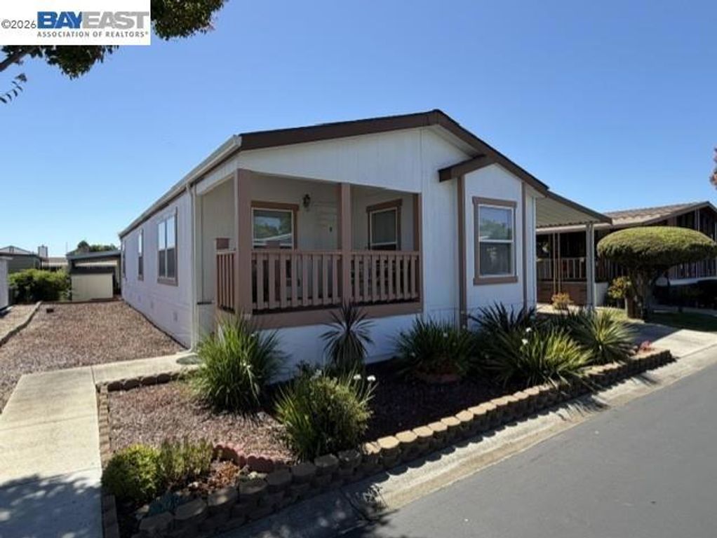 Image 35 of property listing at 29231 Whalebone Way, Hayward, CA 94544