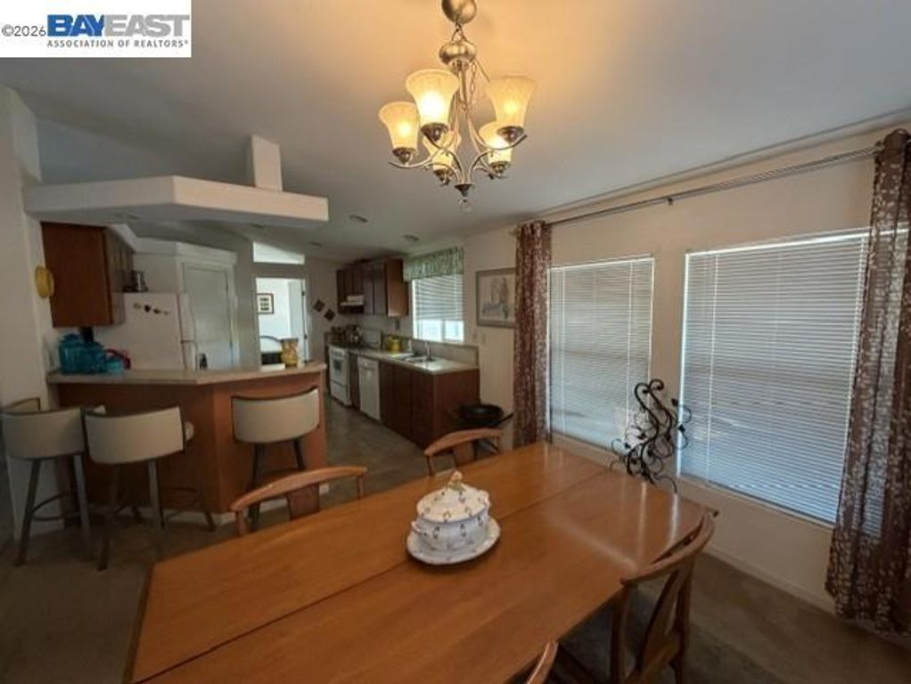 Image 4 of property listing at 29231 Whalebone Way, Hayward, CA 94544