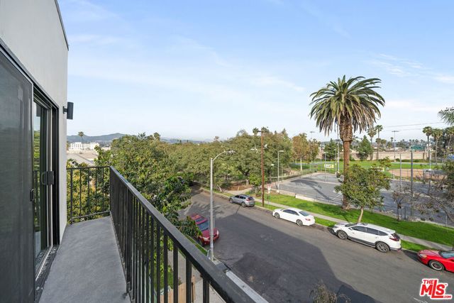 913 N Hobart Boulevard, Los Angeles, CA 90029