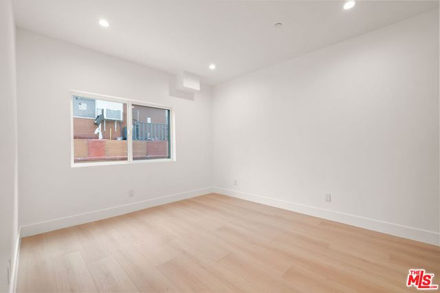 913 N Hobart Boulevard, Los Angeles, CA 90029