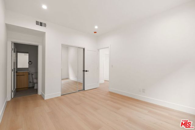 913 N Hobart Boulevard, Los Angeles, CA 90029