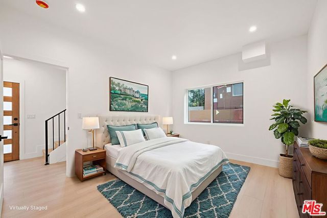 913 N Hobart Boulevard, Los Angeles, CA 90029