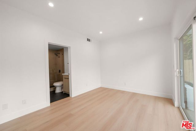 913 N Hobart Boulevard, Los Angeles, CA 90029