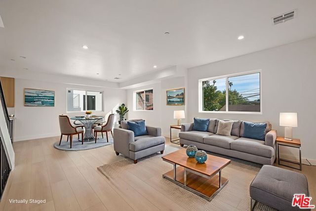 913 N Hobart Boulevard, Los Angeles, CA 90029