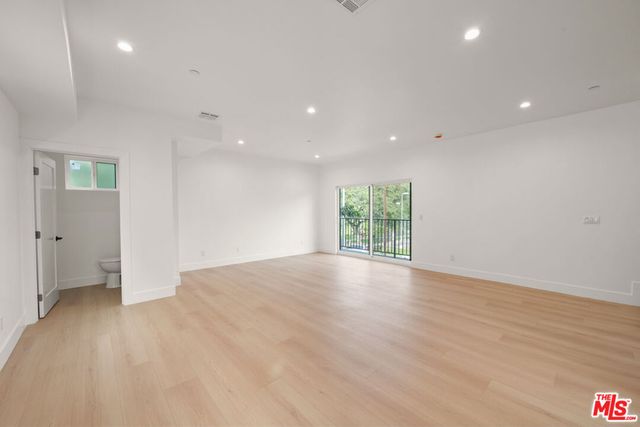 913 N Hobart Boulevard, Los Angeles, CA 90029