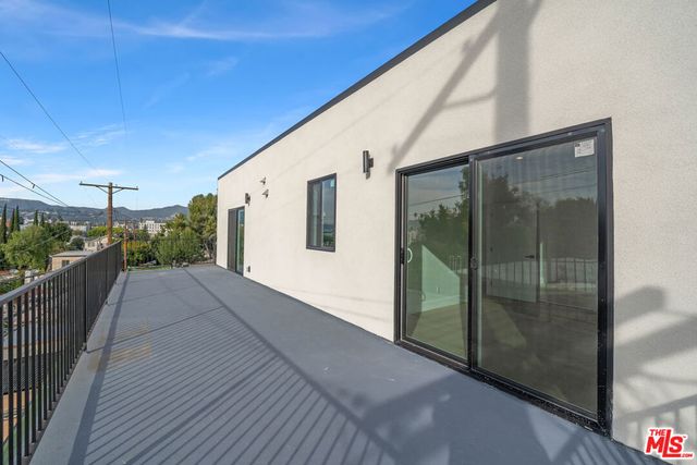 913 N Hobart Boulevard, Los Angeles, CA 90029