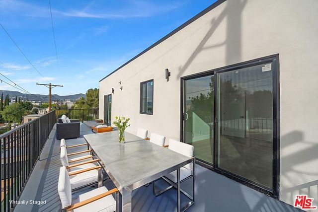 913 N Hobart Boulevard, Los Angeles, CA 90029