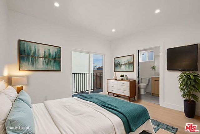 913 N Hobart Boulevard, Los Angeles, CA 90029