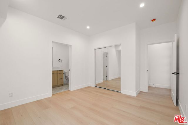 913 N Hobart Boulevard, Los Angeles, CA 90029