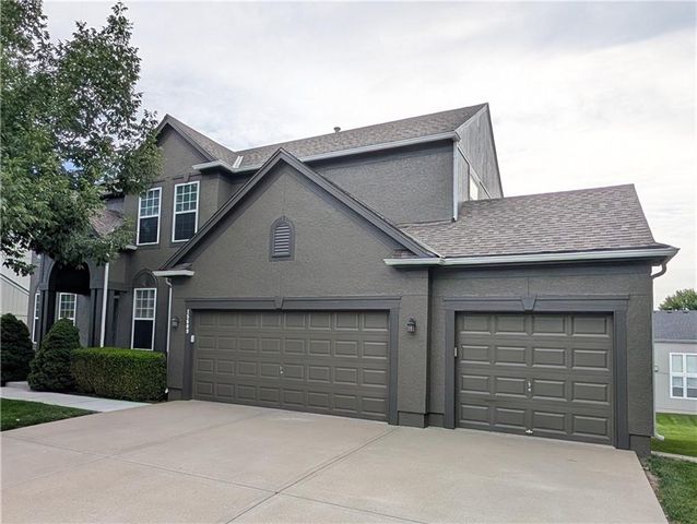 15609 Shawnee Drive, Overland Park, KS 66223