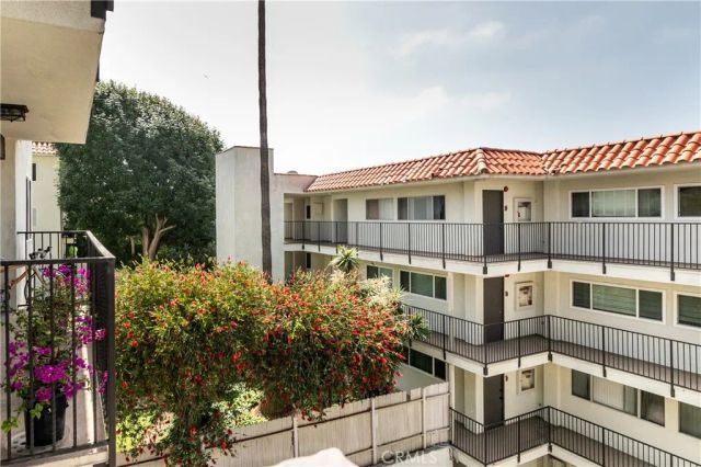 1720 Ardmore Avenue 212, Hermosa Beach, CA 90254