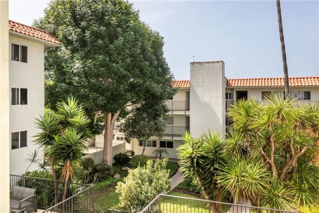 1720 Ardmore Avenue 212, Hermosa Beach, CA 90254