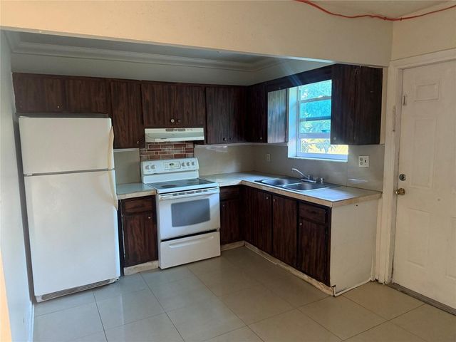 6019 Hayes Street, Hollywood, FL 33024