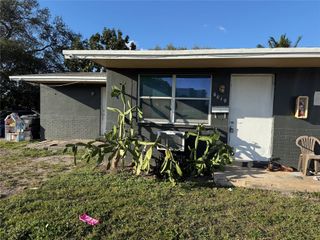 6019 Hayes Street, Hollywood, FL 33024